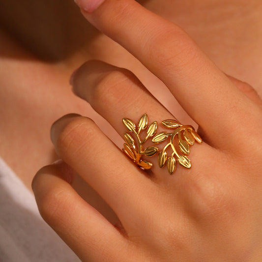 LEAF ATELIER - Schlichter Ring mit zartem Blattmotiv